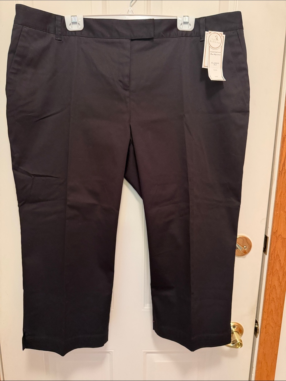 Charter Club Tummy Slimming Black Classic Fit Capri.  NWT. 18W